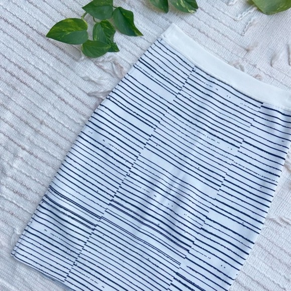 A.L.C. Lyons Striped Ponte business casual bodycon stretch Pencil Skirt Sz M - Picture 8 of 11